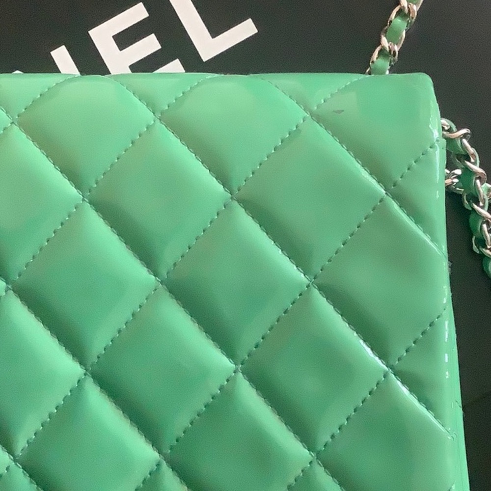 Chanel purse - Picture 6 of 8